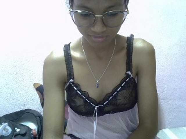 Yalane live cam on BongaCams