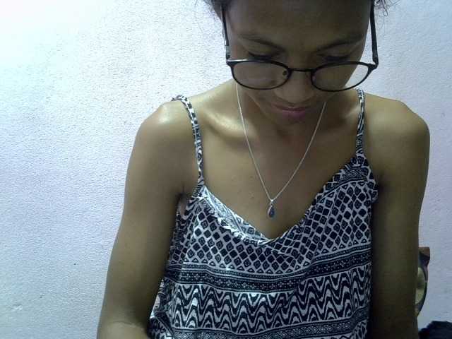 Yalane live cam on BongaCams