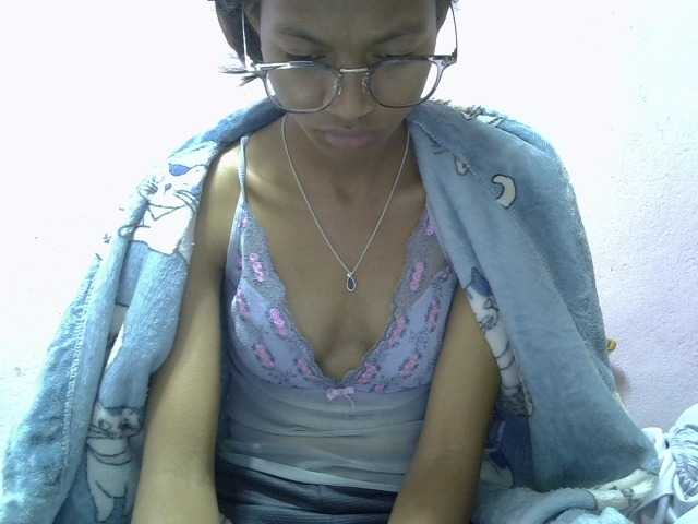Yalane live cam on BongaCams