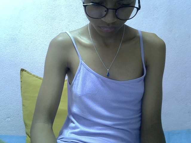Yalane live cam on BongaCams
