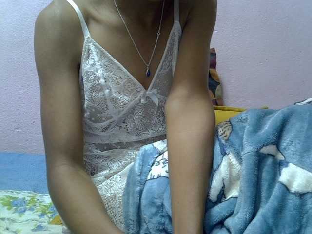 Yalane live cam on BongaCams
