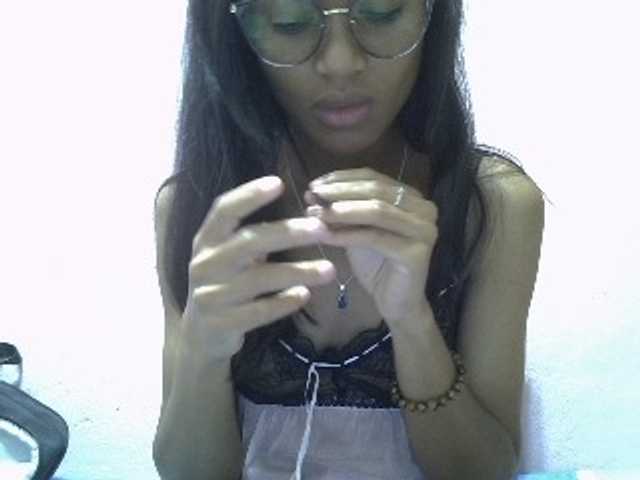 Yalane live cam on BongaCams