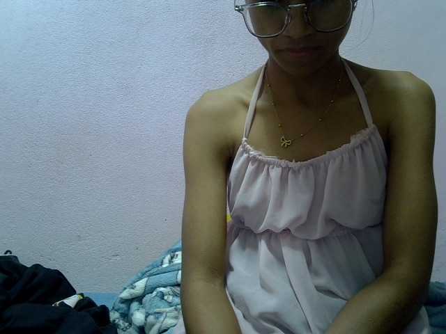 Yalane live cam on BongaCams