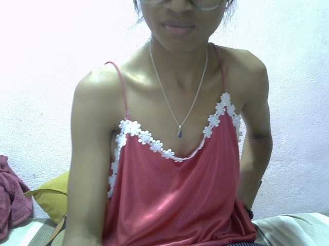 Yalane live cam on BongaCams