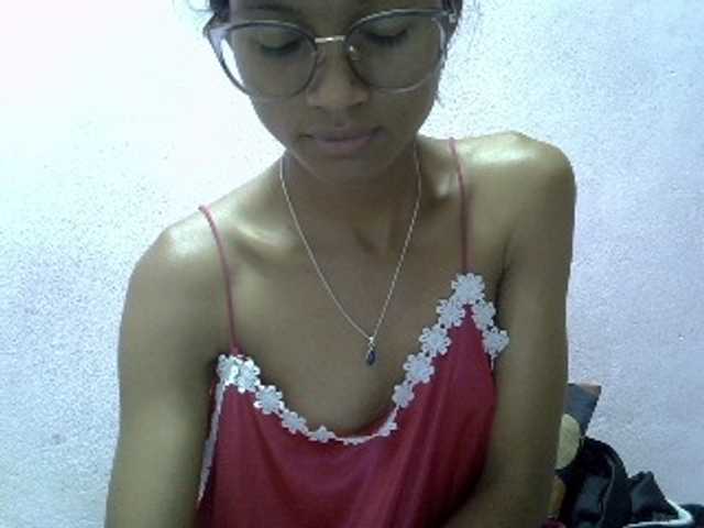 Yalane live cam on BongaCams