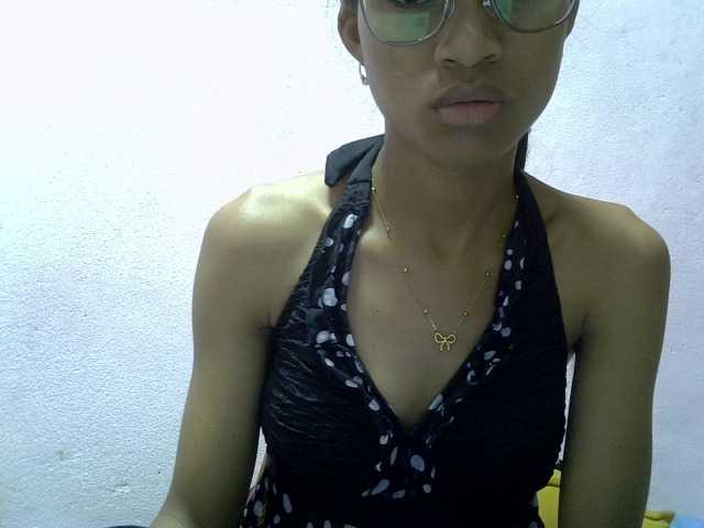 Yalane live webcam show