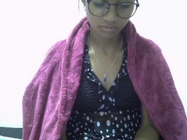 Yalane live cam on BongaCams