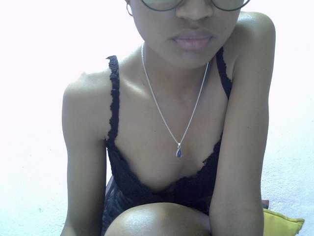 Yalane live cam on BongaCams