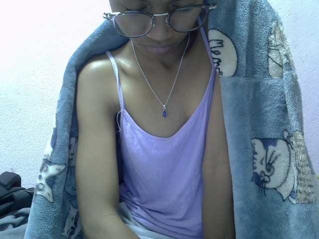 Yalane live cam on BongaCams