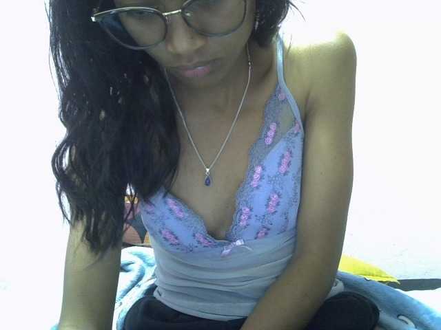Yalane live cam on BongaCams