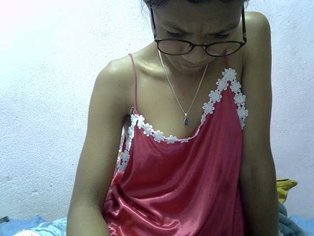 Yalane live cam on BongaCams