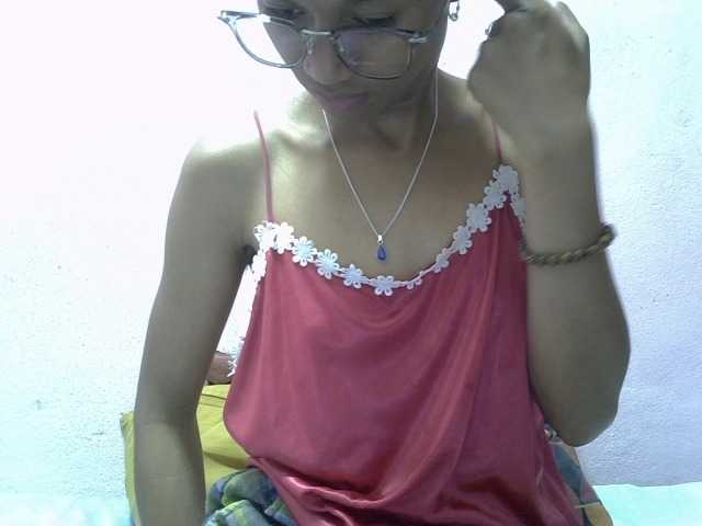 Yalane live cam on BongaCams