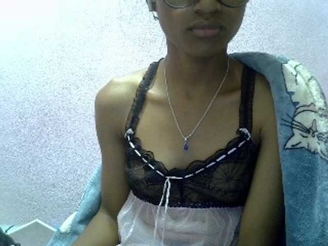 Yalane live cam on BongaCams