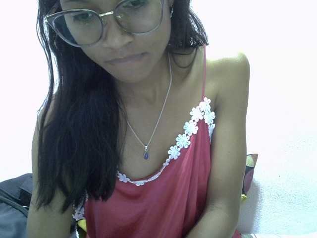 Yalane live cam on BongaCams