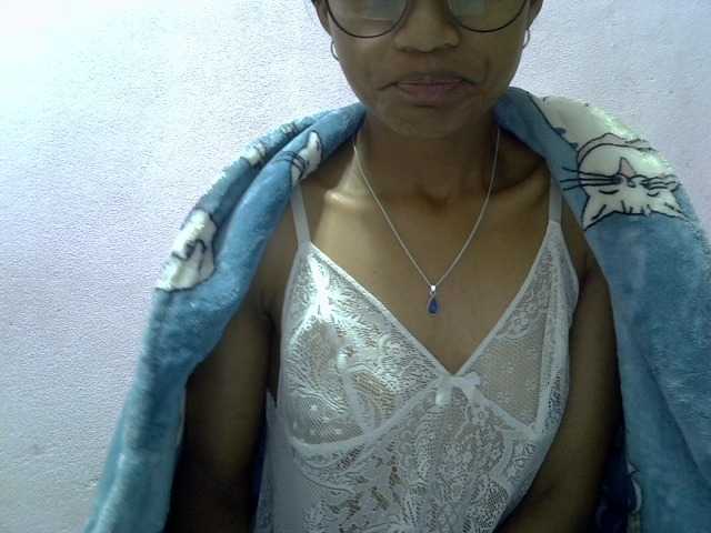 Yalane live cam on BongaCams