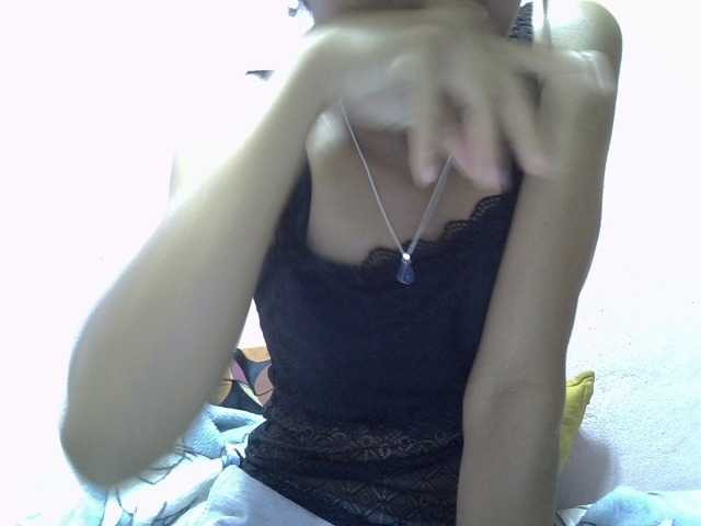 Yalane live cam on BongaCams