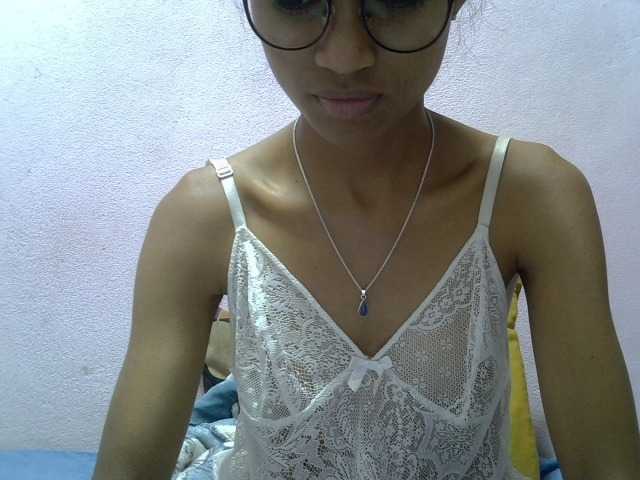Yalane live cam on BongaCams