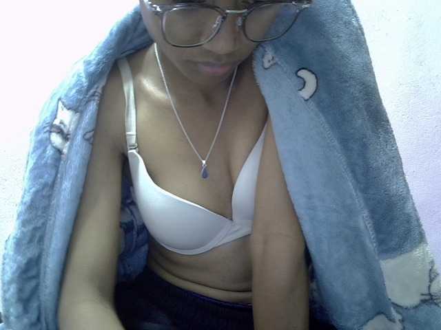 Yalane live cam on BongaCams