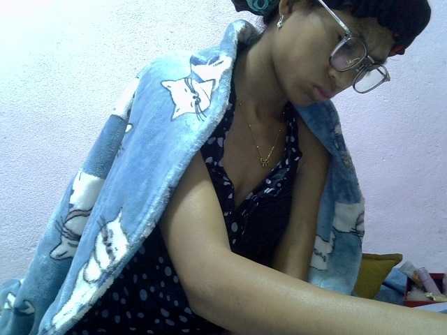 Yalane live cam on BongaCams