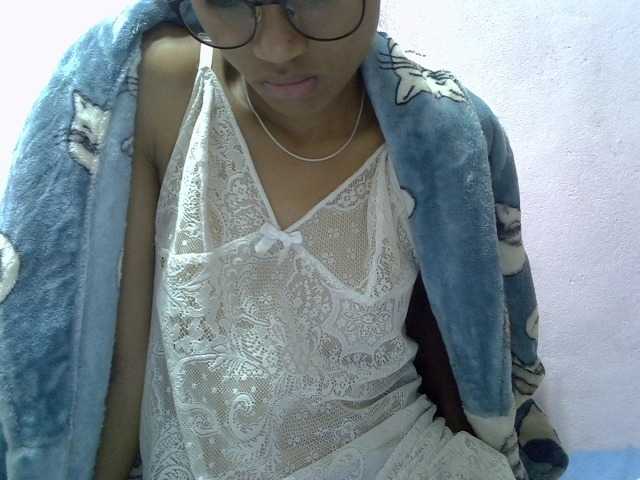 Yalane live cam on BongaCams