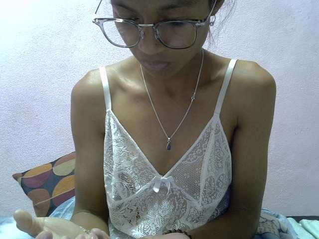 Yalane live cam on BongaCams