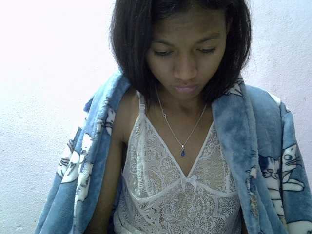Yalane live cam on BongaCams