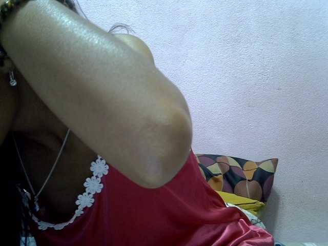 Yalane live cam on BongaCams