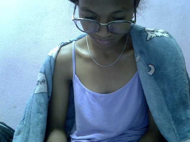 Yalane live cam on BongaCams
