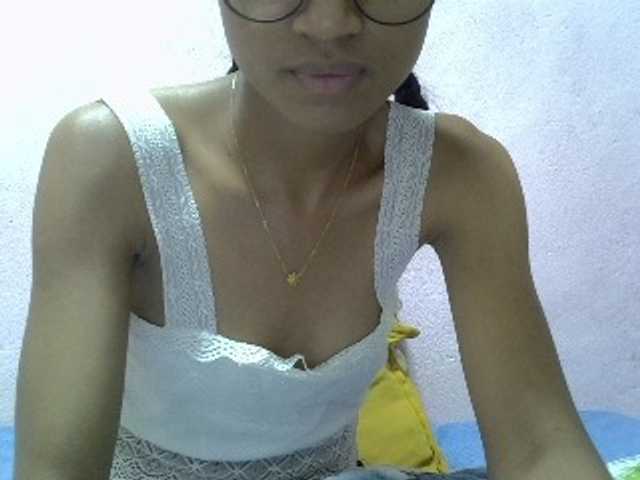 Yalane live cam on BongaCams