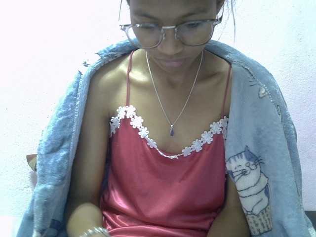 Yalane live cam on BongaCams