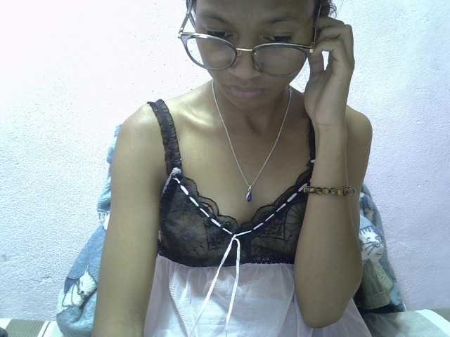 Yalane live cam on BongaCams