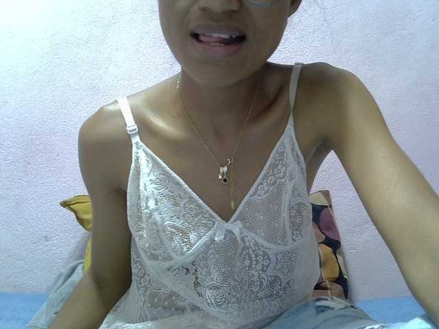Yalane live cam on BongaCams