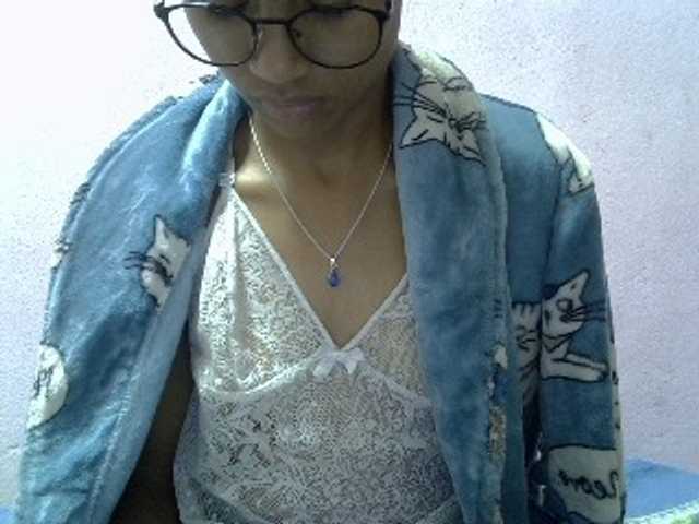Yalane live cam on BongaCams