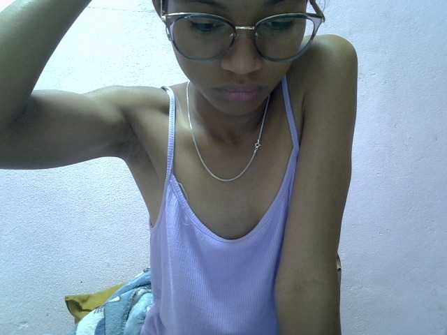 Yalane live cam on BongaCams