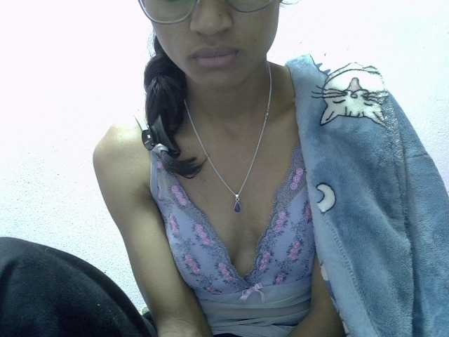 Yalane live cam on BongaCams