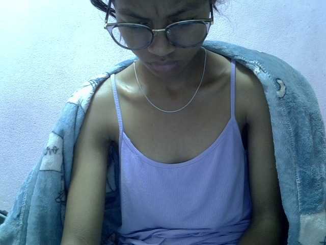 Yalane live cam on BongaCams