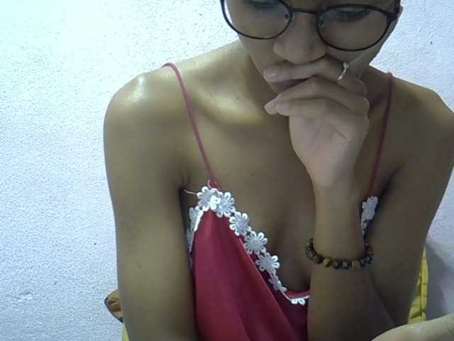 Yalane live cam on BongaCams