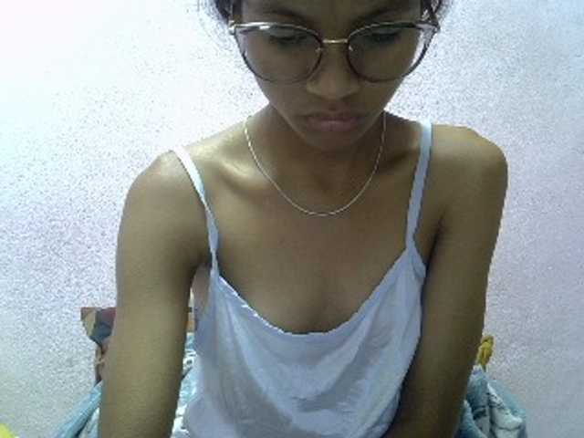 Yalane live cam on BongaCams
