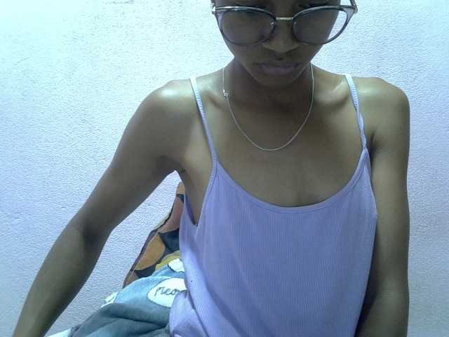 Yalane live cam on BongaCams