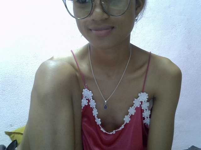 Yalane live cam on BongaCams