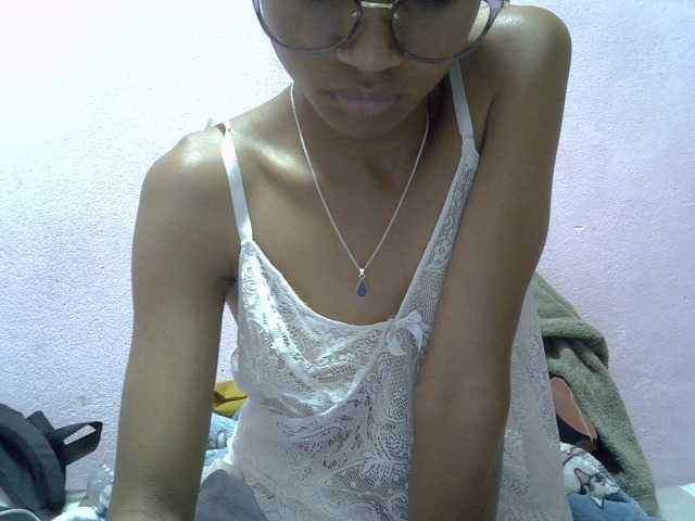 Yalane live cam on BongaCams