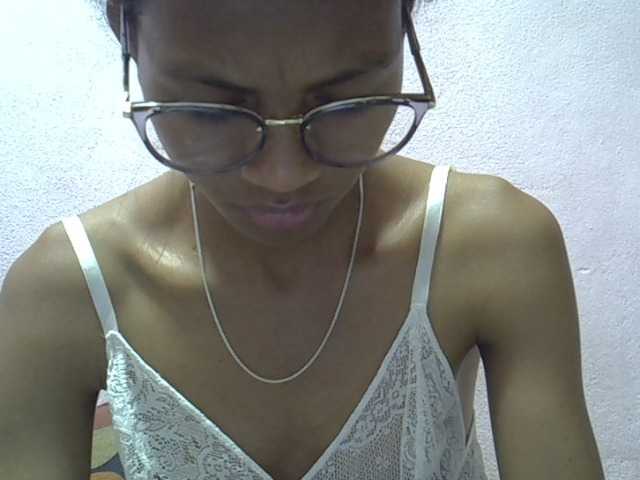 Yalane live cam on BongaCams
