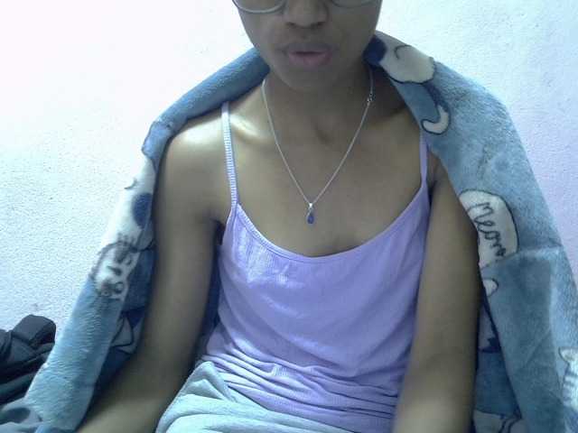 Yalane live cam on BongaCams