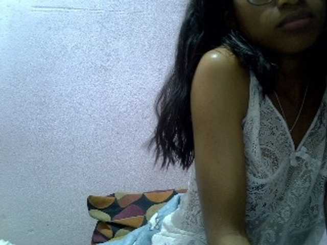 Yalane live cam on BongaCams