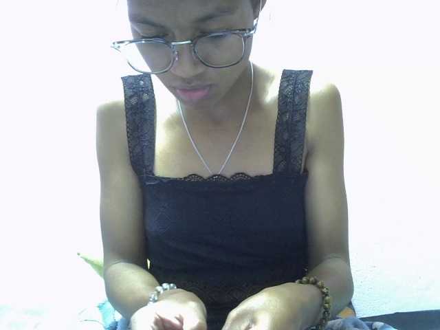 Yalane live cam on BongaCams