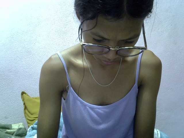 Yalane live cam on BongaCams