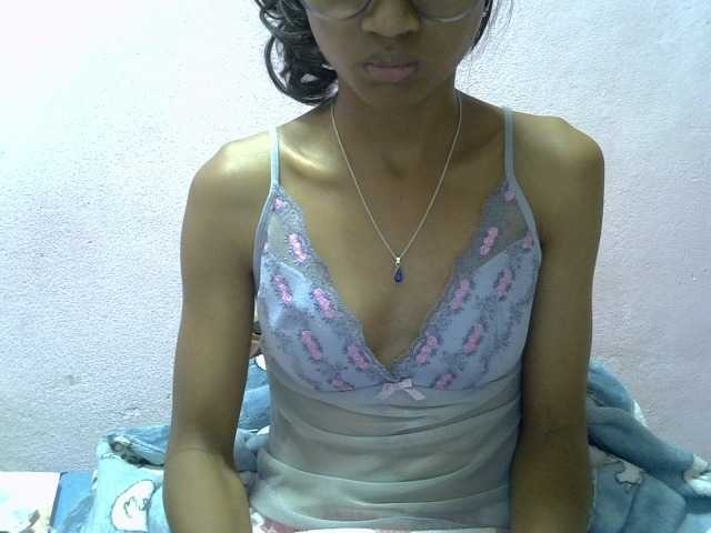 Yalane live cam on BongaCams