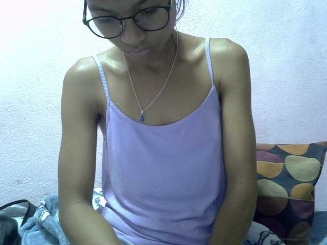 Yalane live cam on BongaCams