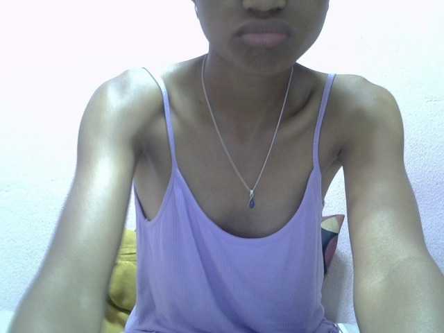 Yalane live cam on BongaCams