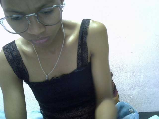 Yalane live cam on BongaCams